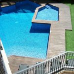 zwembad vanaf balkon